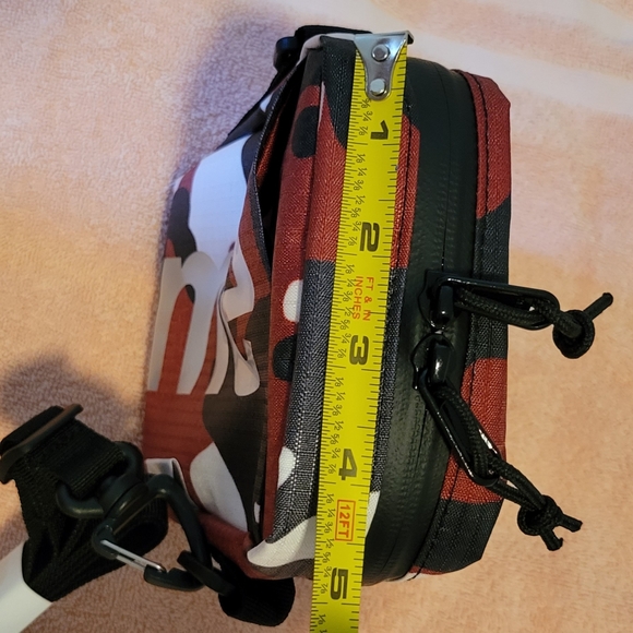 Supreme - Picture 4 of 9